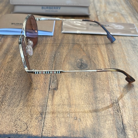 BURBERRY BROWN MIRROR & ROSE GOLD AVIATOR SUNGLASSES - Picture 2 of 5